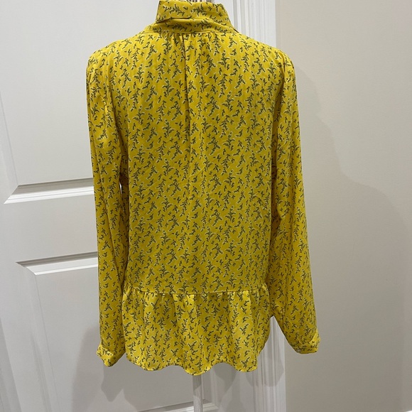Loft Top Yellow Floral Women's Top Loft Size Medium Ruffle Top - Picture 8 of 9